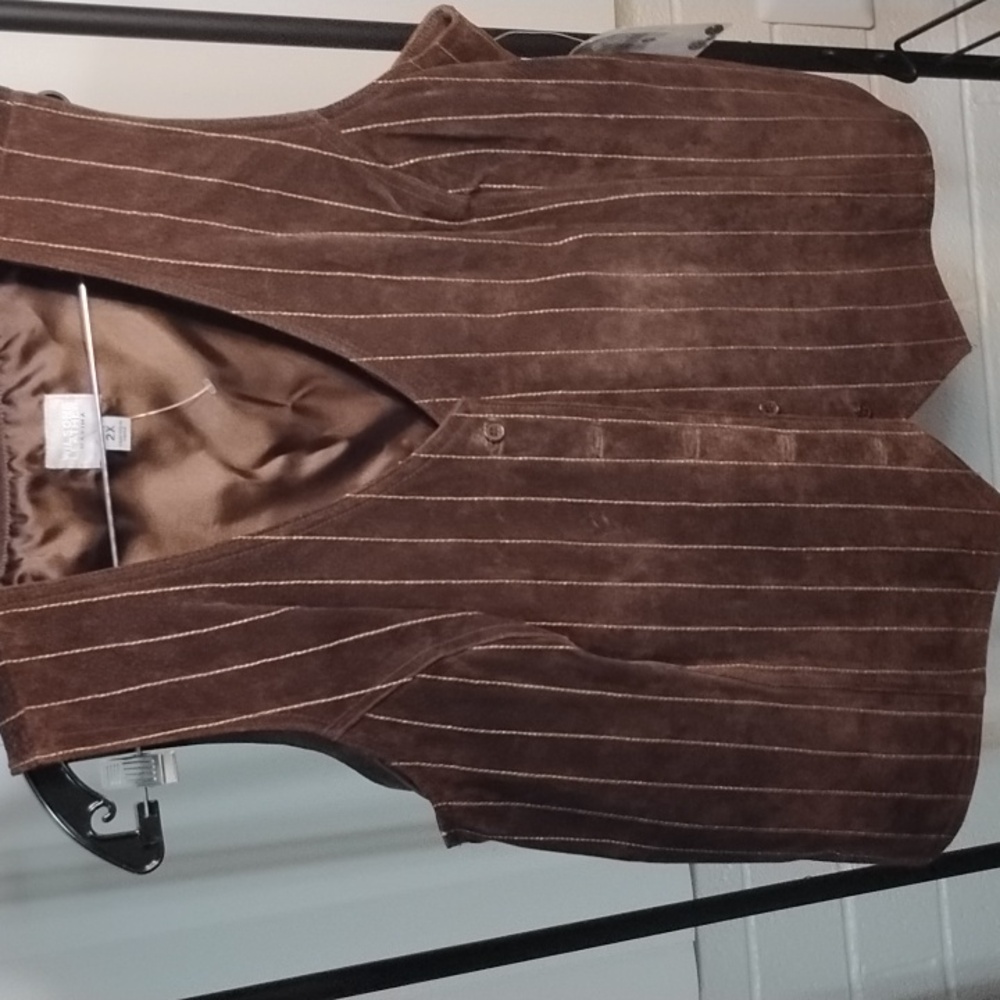 Suede leather lined pinstriped best
